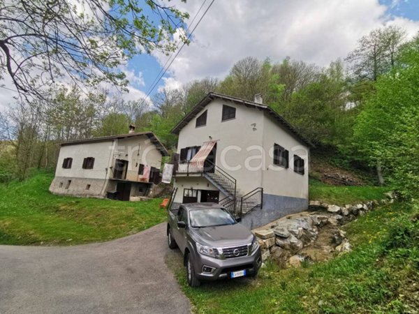 casa indipendente in vendita a Pamparato