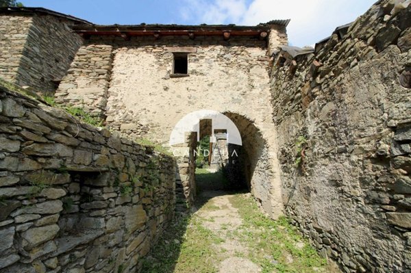 casale in vendita a Pamparato