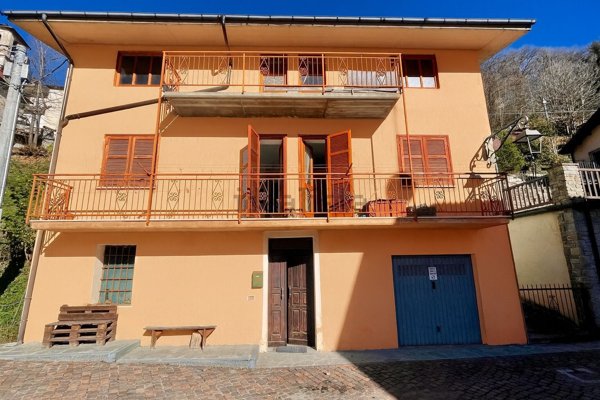 casa semindipendente in vendita a Pamparato