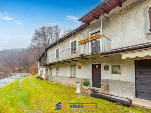 casale in vendita a Pamparato