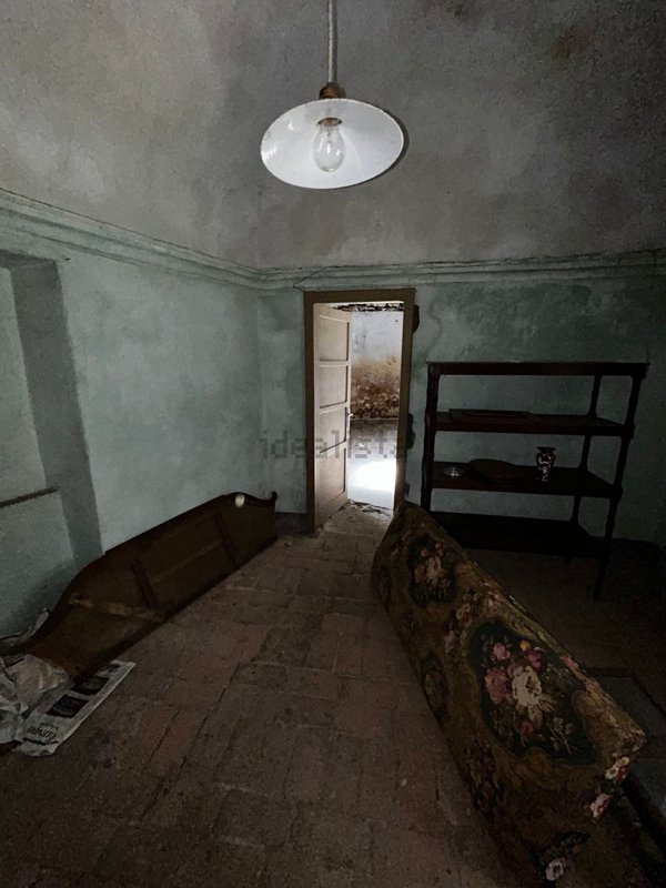 esavano in vendita a Pamparato