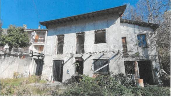 casa indipendente in vendita a Pamparato