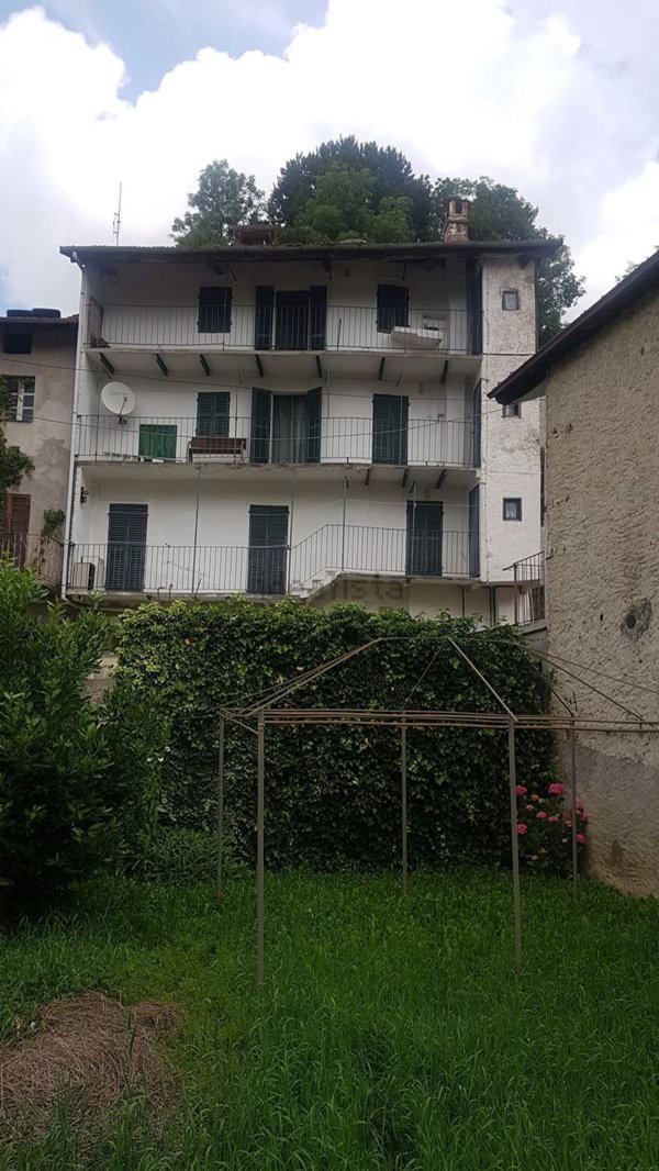 casa indipendente in vendita a Pamparato