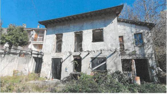 casa semindipendente in vendita a Pamparato