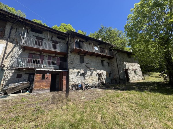 casa indipendente in vendita a Pamparato