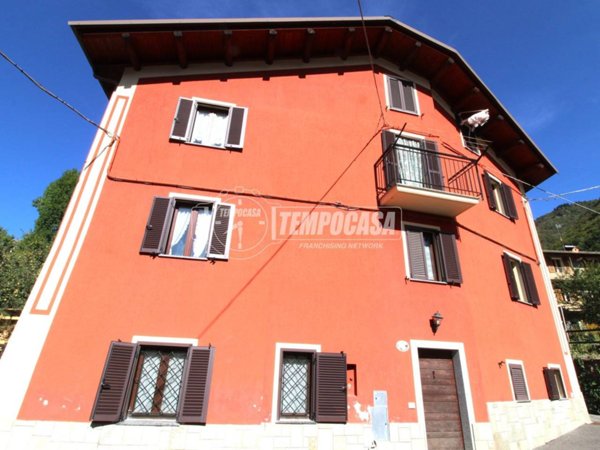 casa indipendente in vendita a Pamparato