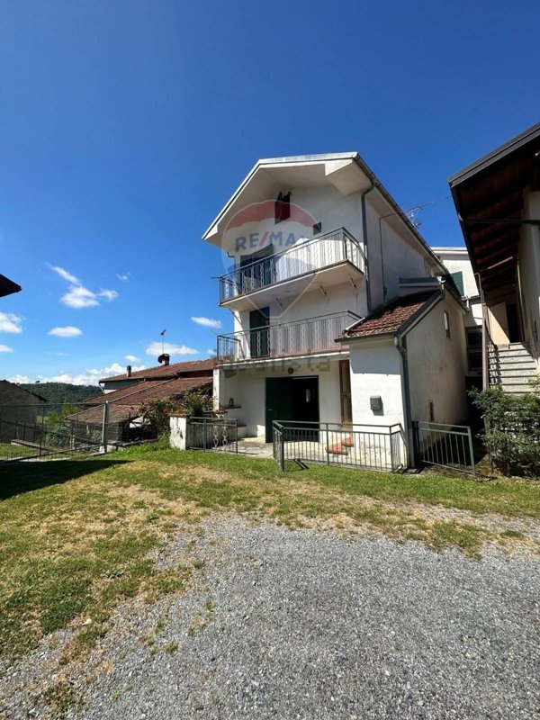 casa semindipendente in vendita a Paroldo