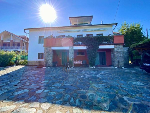 villa in vendita a Perletto