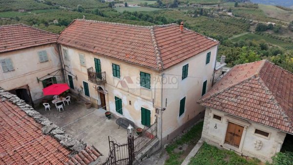 casa indipendente in vendita a Perletto