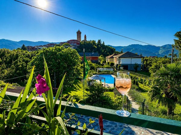 casa indipendente in vendita a Perletto