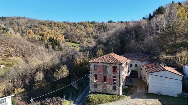 casa indipendente in vendita a Perlo