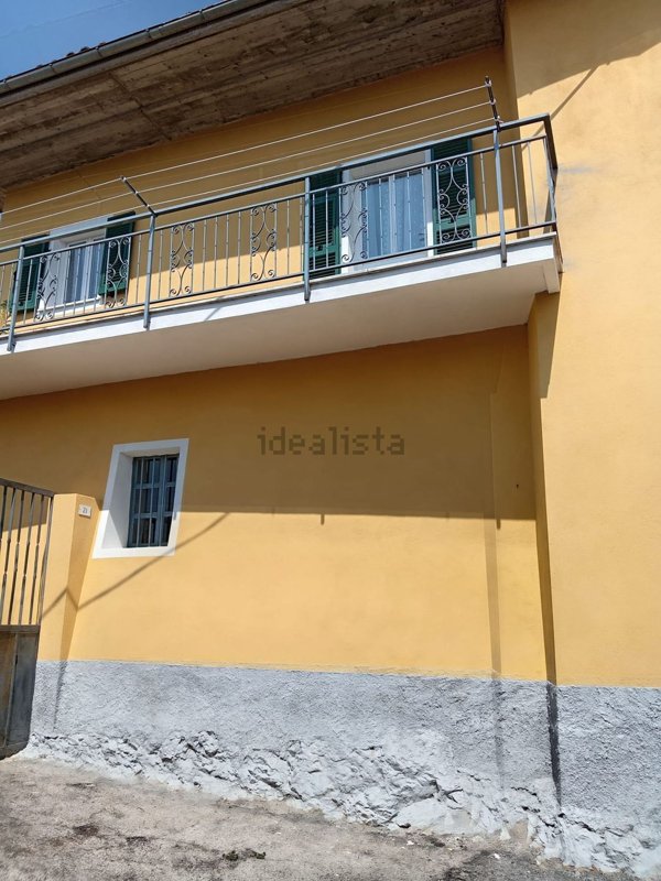 casa indipendente in vendita a Perlo