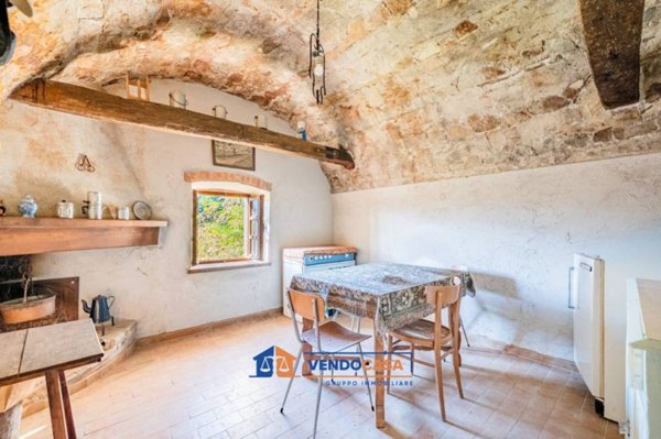 casale in vendita a Peveragno in zona Pradeboni