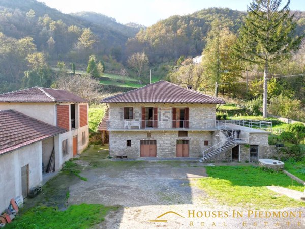 casa indipendente in vendita a Pezzolo Valle Uzzone