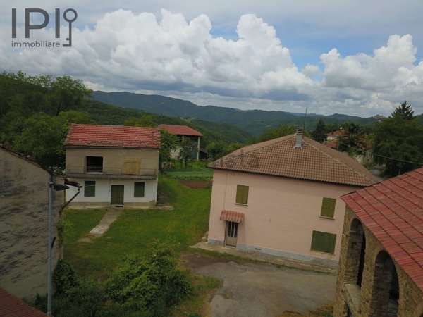 casale in vendita a Pezzolo Valle Uzzone