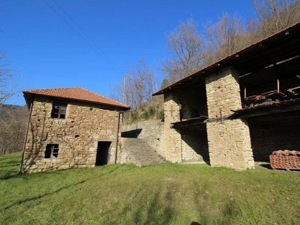 casale in vendita a Pezzolo Valle Uzzone