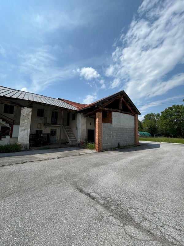 locale di sgombero in vendita a Pianfei