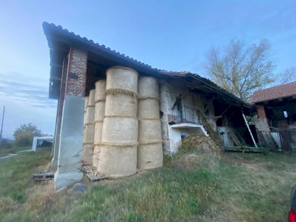 casa semindipendente in vendita a Pianfei