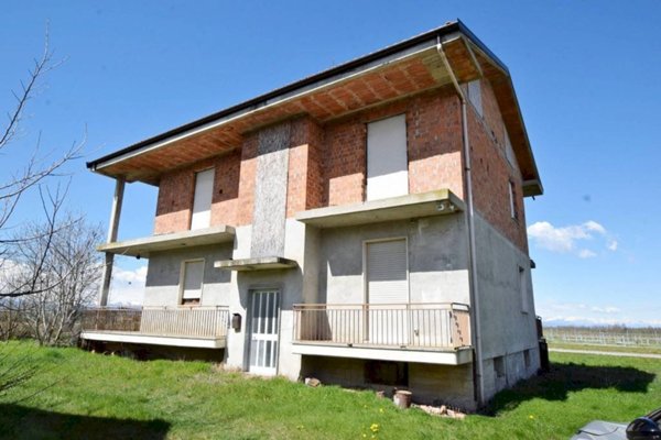 casa indipendente in vendita a Pianfei