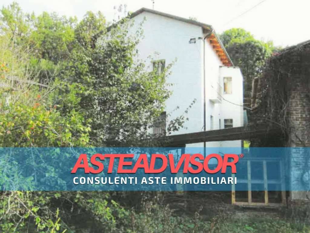 casa indipendente in vendita a Pianfei in zona Ressia