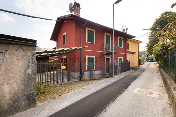 casa indipendente in vendita a Piasco