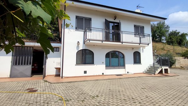casa indipendente in vendita a Piasco
