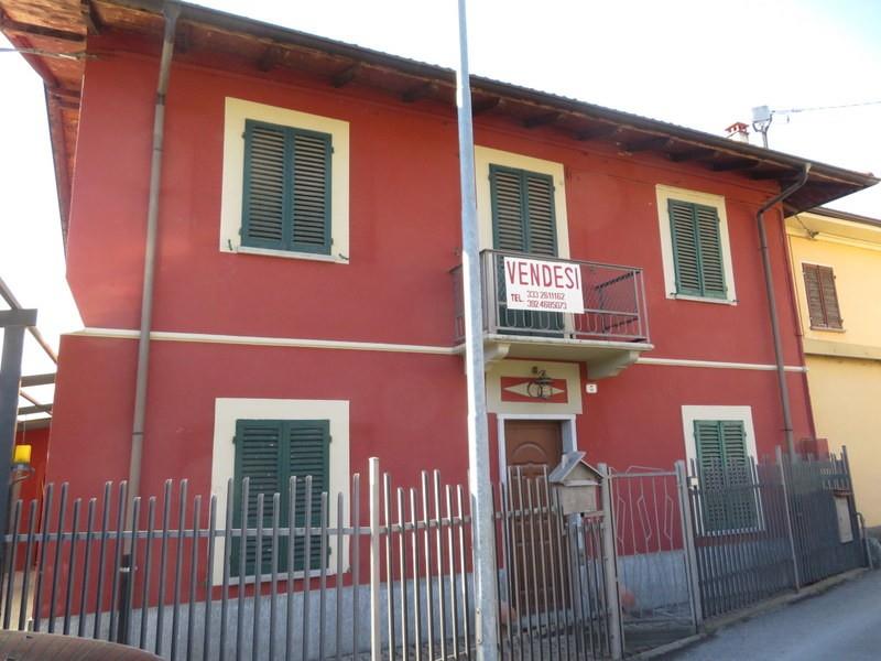 casa indipendente in vendita a Piasco