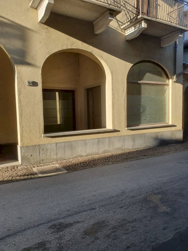 locale commerciale in vendita a Piasco