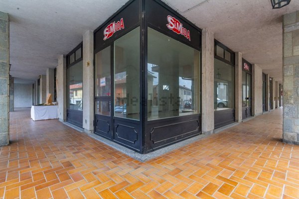 locale commerciale in vendita a Piasco