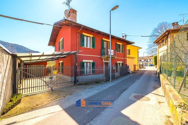 casa indipendente in vendita a Piasco in zona Sant'Antonio