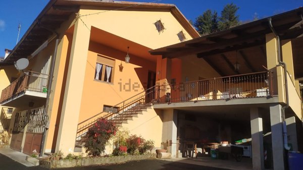 casa semindipendente in vendita a Piasco