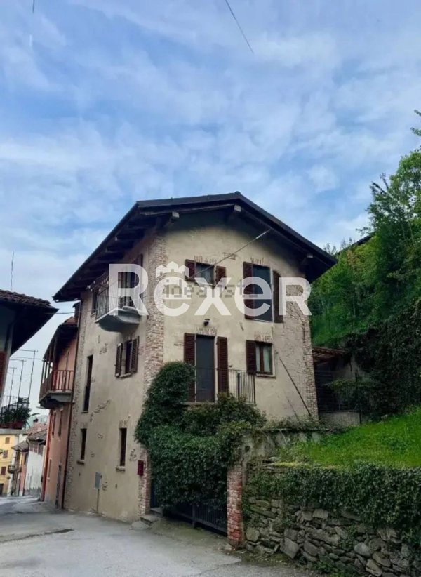 casa indipendente in vendita a Piasco