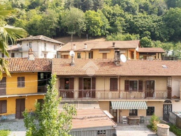 casa semindipendente in vendita a Piasco in zona Sant'Antonio