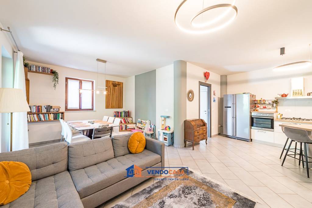 casa indipendente in vendita a Piasco in zona Sant'Antonio