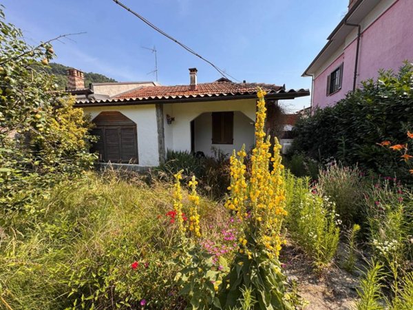 casa indipendente in vendita a Piasco in zona Sant'Antonio