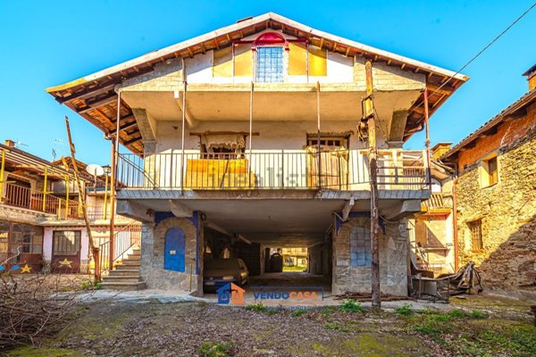 appartamento in vendita a Piasco in zona Sant'Antonio