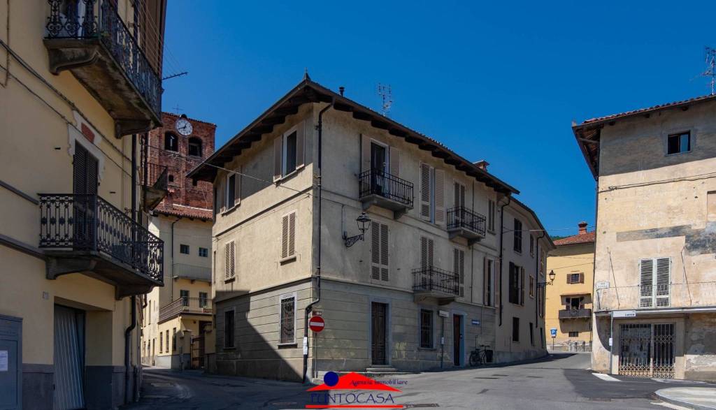 appartamento in vendita a Piasco in zona Sant'Antonio