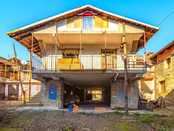 casa indipendente in vendita a Piasco in zona Sant'Antonio