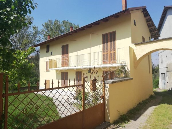 casa indipendente in vendita a Piozzo