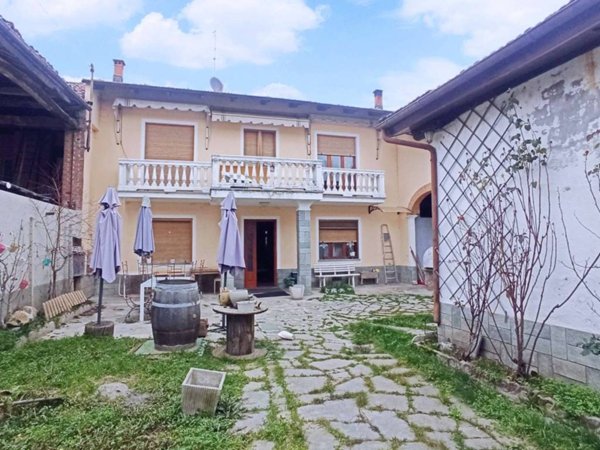 casa indipendente in vendita a Piozzo