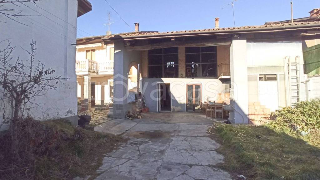 casa indipendente in vendita a Piozzo