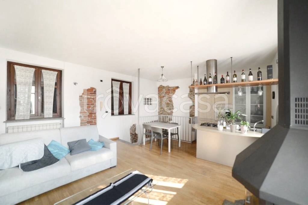 casa indipendente in vendita a Piozzo