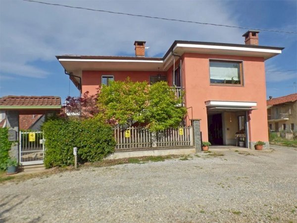 casa indipendente in vendita a Piozzo