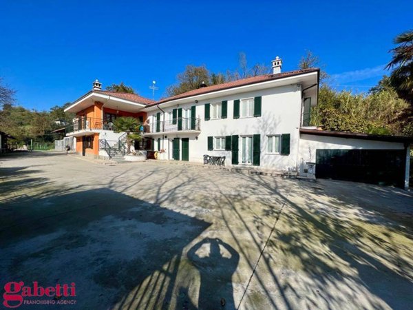 casa indipendente in vendita a Pocapaglia