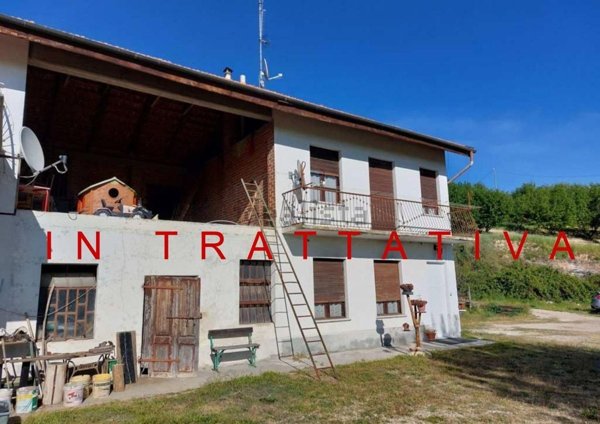 casa indipendente in vendita a Pocapaglia in zona Macellai