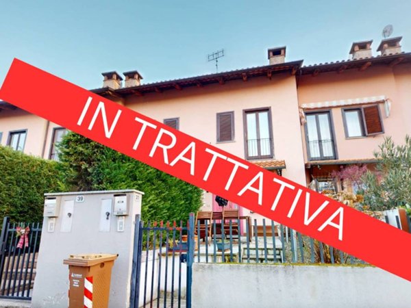 casa indipendente in vendita a Pocapaglia in zona America dei Boschi