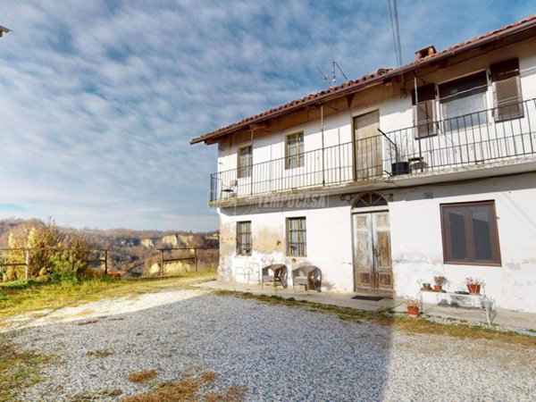 casa indipendente in vendita a Pocapaglia in zona Saliceto