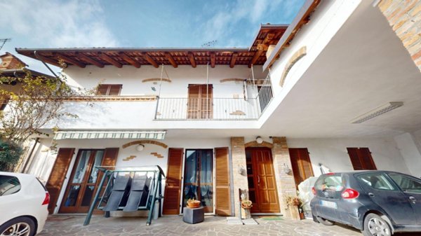 casa indipendente in vendita a Pocapaglia in zona Macellai