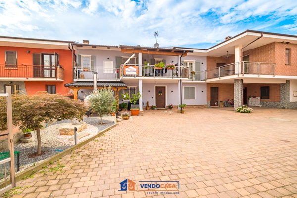 casa indipendente in vendita a Pocapaglia in zona Saliceto
