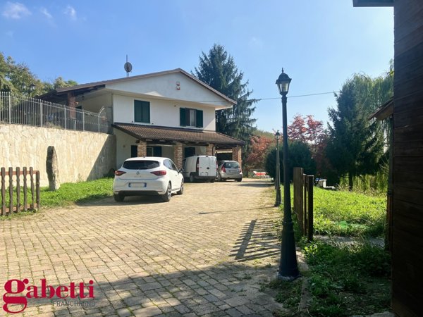 casa indipendente in vendita a Pocapaglia